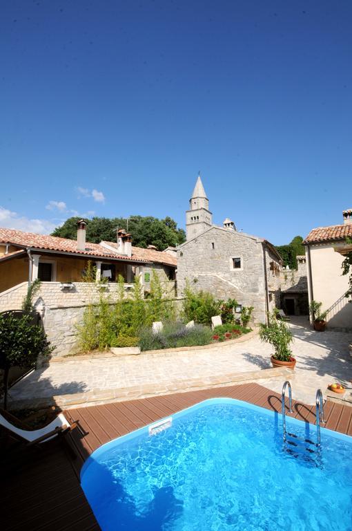Holiday Homes Poli Svetega Antona Gracisce Exterior photo
